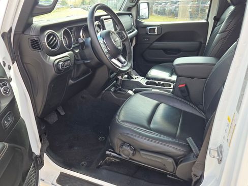Used 2020 Jeep Gladiator Overland image 21