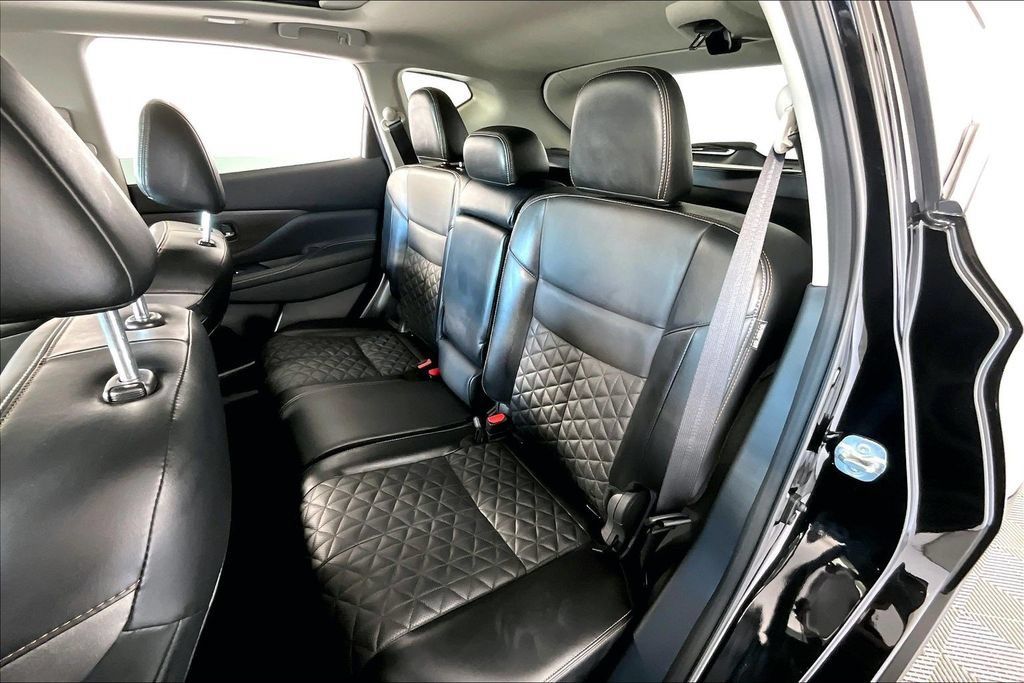 Used 2024 Nissan Murano Platinum w/ Cargo Package FWD image 26