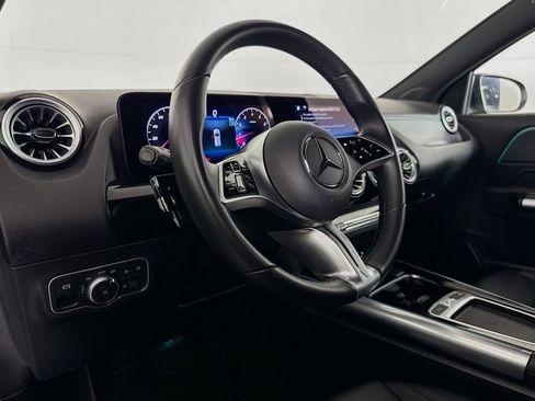 Used 2025 Mercedes-Benz GLA 250 image 21
