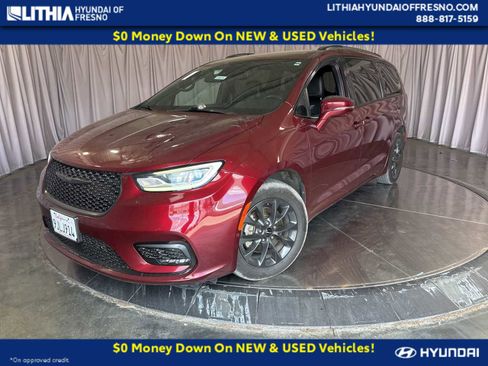 Used 2021 Chrysler Pacifica Touring-L w/ Premium & Safety Sphere Group FWD image 1