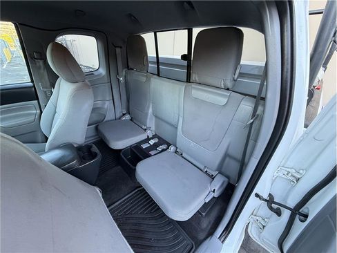 Used 2013 Toyota Tacoma 4x4 Access Cab w/ Convenience Pkg image 19