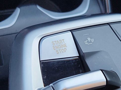 Used 2025 BMW X2 xDrive28i w/ Convenience Package image 23