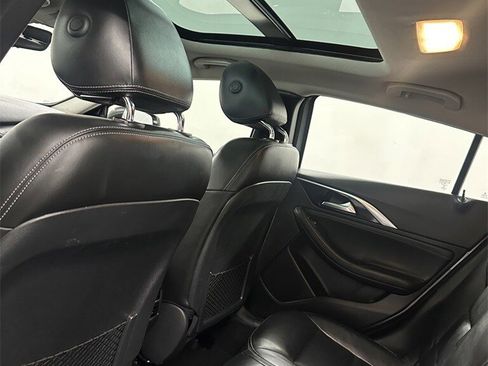 Used 2017 INFINITI QX30 Premium w/ Navigation Package image 26