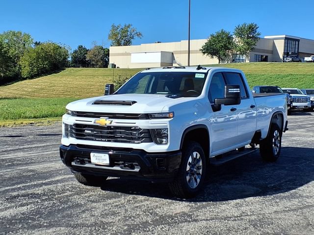 New 2026 Chevrolet Silverado 2500 Custom w/ Custom Value Package AWD/4WD image 8