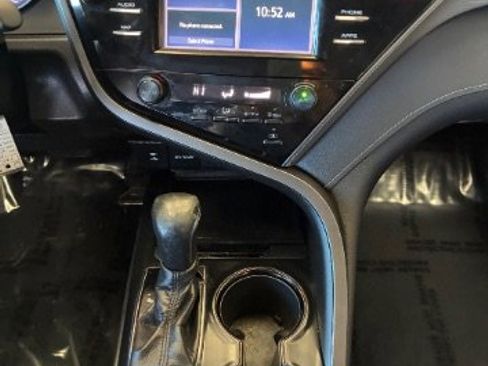 Used 2019 Toyota Camry SE image 19