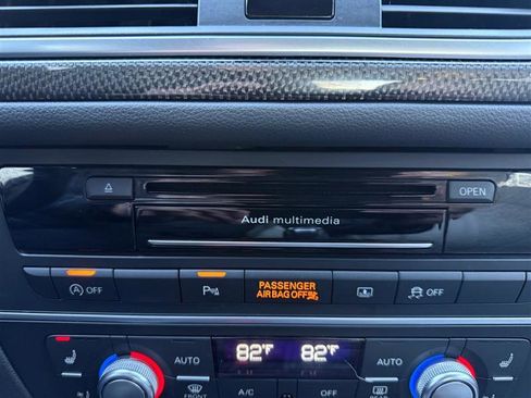 Used 2017 Audi S6 Prestige w/ Prestige Package image 22