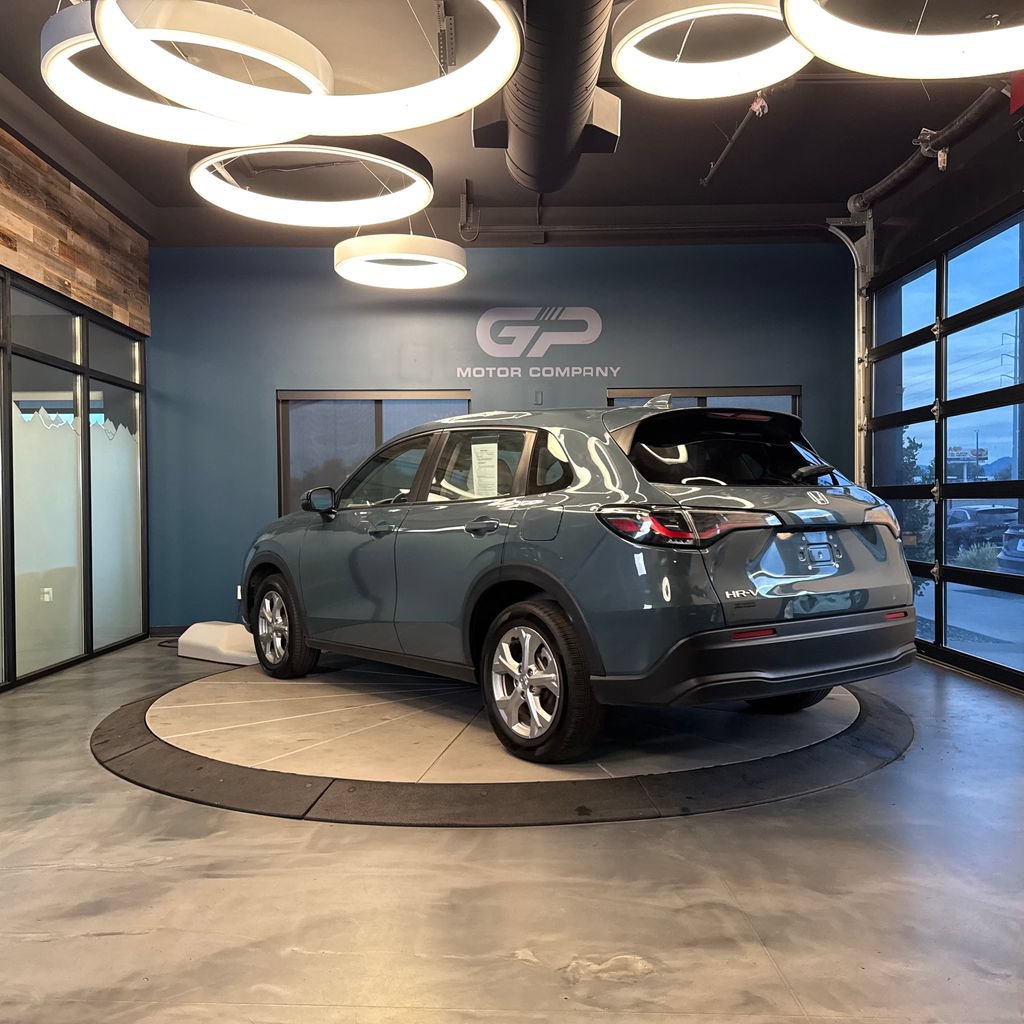 Used 2025 Honda HR-V LX image 5