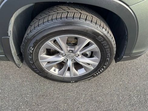 Used 2015 Toyota Highlander Plus image 32