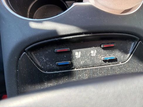 Used 2023 Toyota Venza Limited image 21