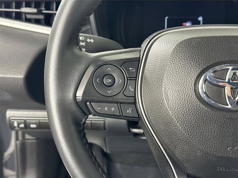 Used 2025 Toyota Corolla SE image 17