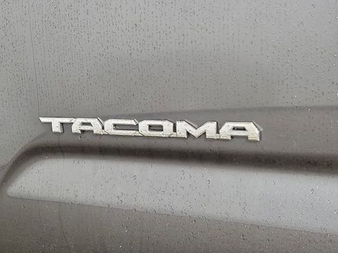 Used 2019 Toyota Tacoma SR5 RWD image 9
