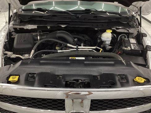 Used 2020 RAM 1500 Classic SLT image 42