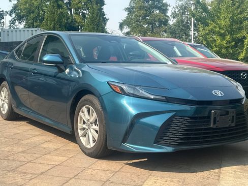 Used 2025 Toyota Camry LE FWD image 2
