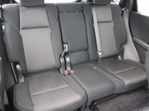 Used 2023 Mitsubishi Outlander ES image 10