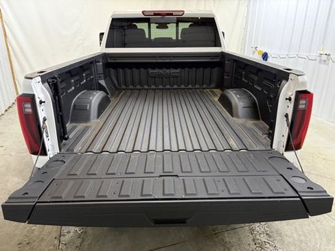 Used 2025 GMC Sierra 2500 SLT w/ SLT Premium Package image 14