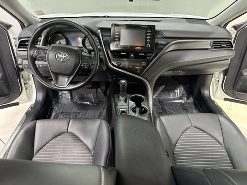 Used 2021 Toyota Camry SE AWD/4WD image 2