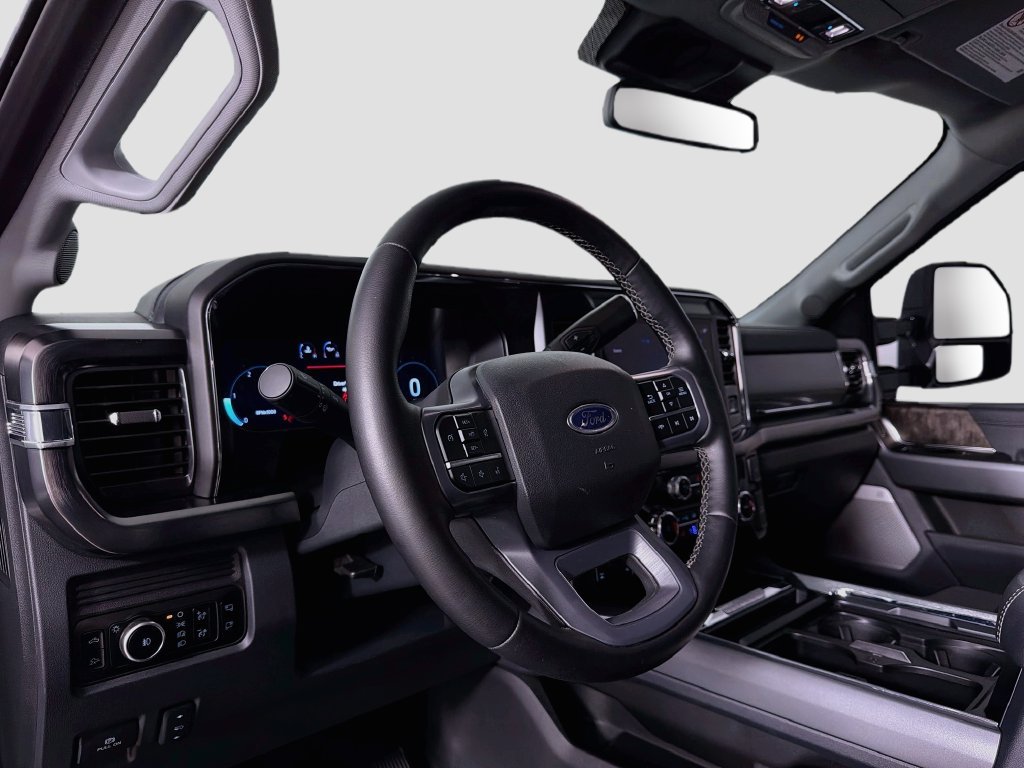 Used 2025 Ford F350 Lariat AWD/4WD image 9