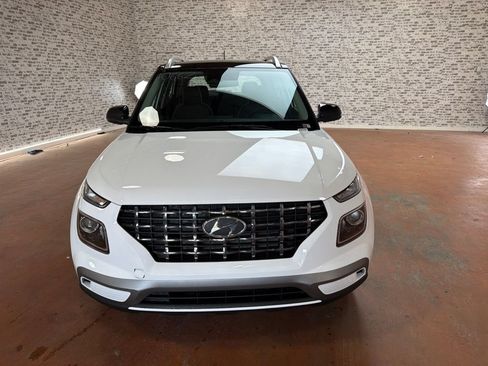 New 2026 Hyundai Venue SEL FWD image 2