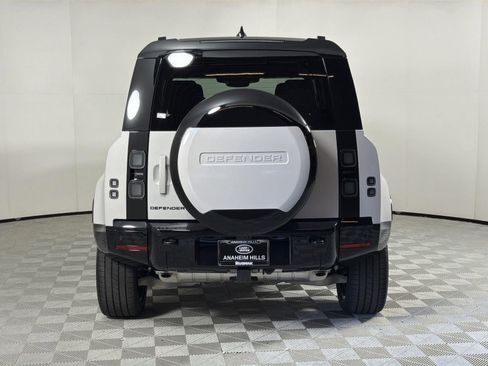New 2026 Land Rover Defender 110 X-Dynamic SE image 4