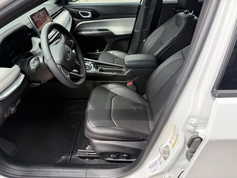 Used 2024 Jeep Compass Limited w/ Elite Group AWD/4WD image 19
