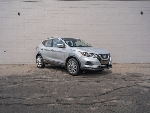 Used 2020 Nissan Rogue Sport SV w/ All-Weather Package AWD/4WD image 9