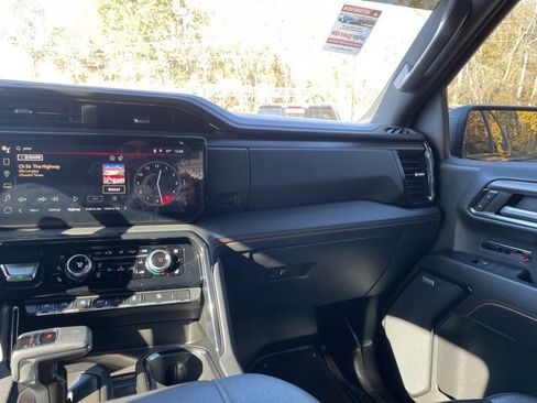 Used 2024 GMC Sierra 1500 AT4 w/ Technology Package image 25