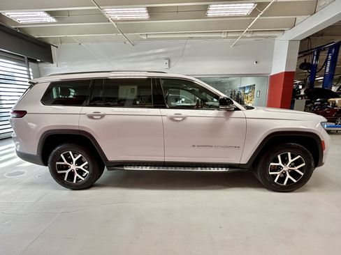 Certified 2023 Jeep Grand Cherokee L Limited w/ Luxury Tech Group II image 14