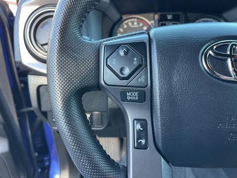 Certified 2022 Toyota Tacoma TRD Off-Road w/ Technology Package image 17