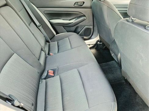 Used 2024 Nissan Altima 2.5 S FWD image 18