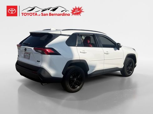 Certified 2021 Toyota RAV4 XLE w/ Carpet Mat Package (TMS) FWD image 5