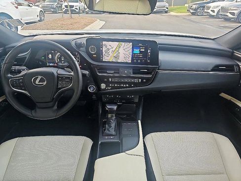 Used 2022 Lexus ES 300h w/ Premium Package image 37