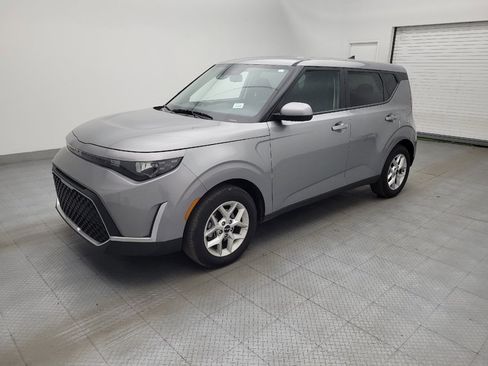 Used 2025 Kia Soul S FWD image 2