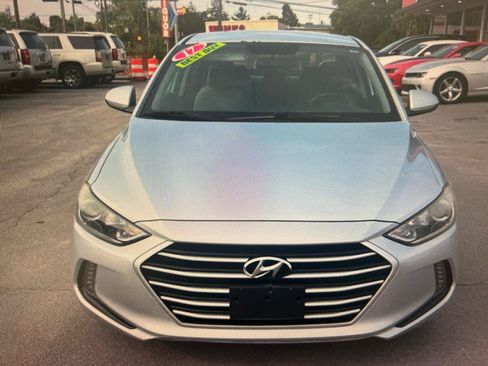 Used 2017 Hyundai Elantra SE w/ SE A/T Tech Package 03 FWD image 8
