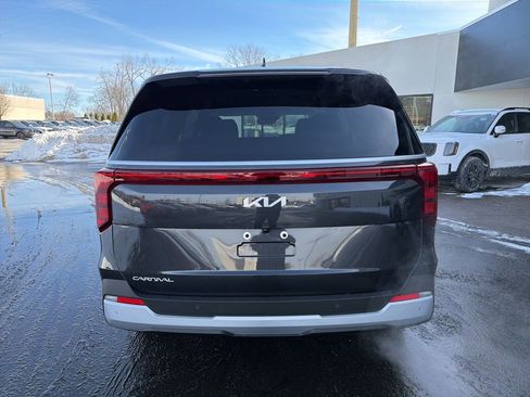 New 2026 Kia Carnival LX FWD image 7