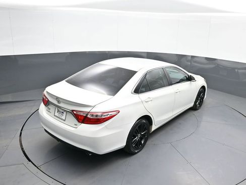 Used 2015 Toyota Camry SE image 36