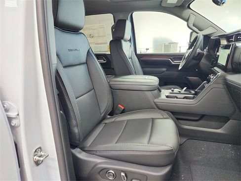 New 2026 GMC Sierra 2500 Denali w/ Denali Reserve Package image 39