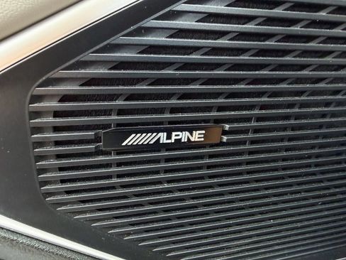 Used 2024 Jeep Wagoneer L Series III w/ Flexible Seating Group AWD/4WD image 16