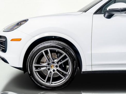 Used 2022 Porsche Cayenne S image 15