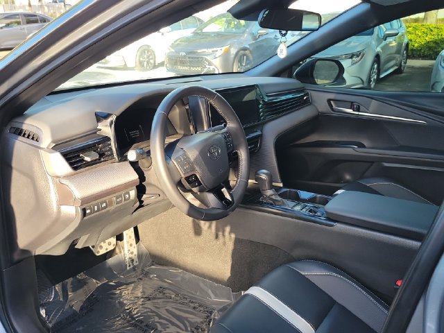 Used 2025 Toyota Camry SE FWD image 12