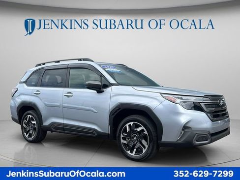 Used 2025 Subaru Forester Limited AWD/4WD image 1