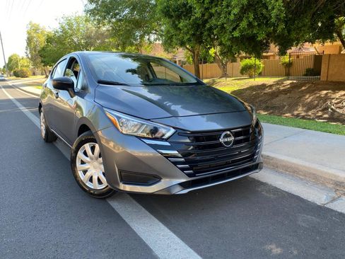 Used 2024 Nissan Versa S image 2