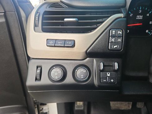 Used 2019 GMC Yukon Denali image 15