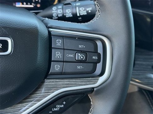 Used 2022 Jeep Wagoneer Series II image 14