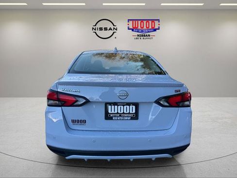 New 2025 Nissan Versa SR w/ Trunk Package image 4