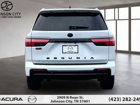 Used 2024 Toyota Sequoia Platinum AWD/4WD image 4