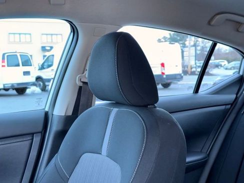 Used 2022 Nissan Sentra SV FWD image 25