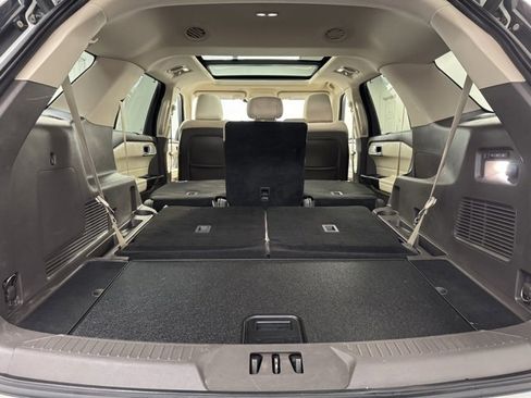 Used 2020 Ford Explorer Platinum image 38