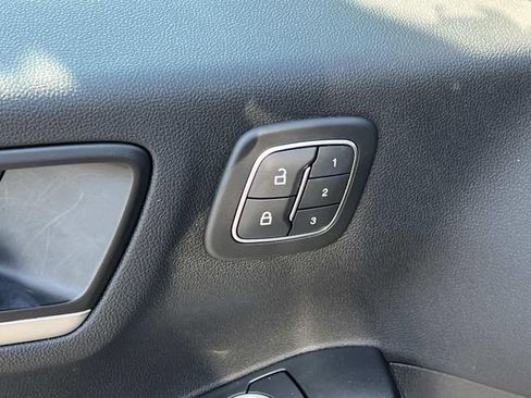 Certified 2022 Ford Escape SEL AWD/4WD image 19