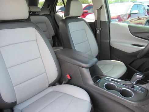 Used 2018 Chevrolet Equinox Premier FWD image 9