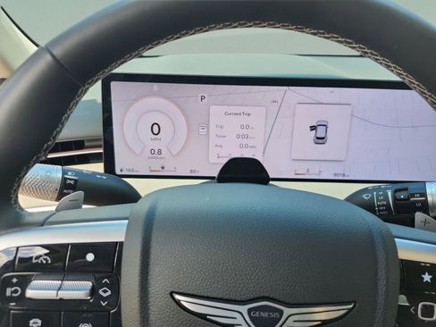Used 2026 Genesis GV70 2.5T Select image 11